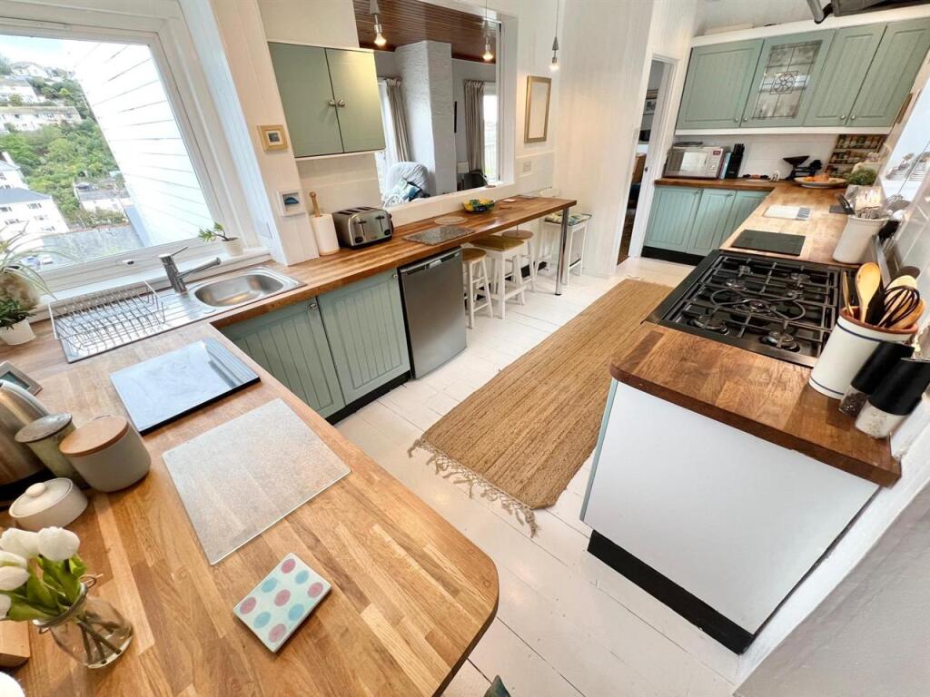 Kitchen/ Breakfast