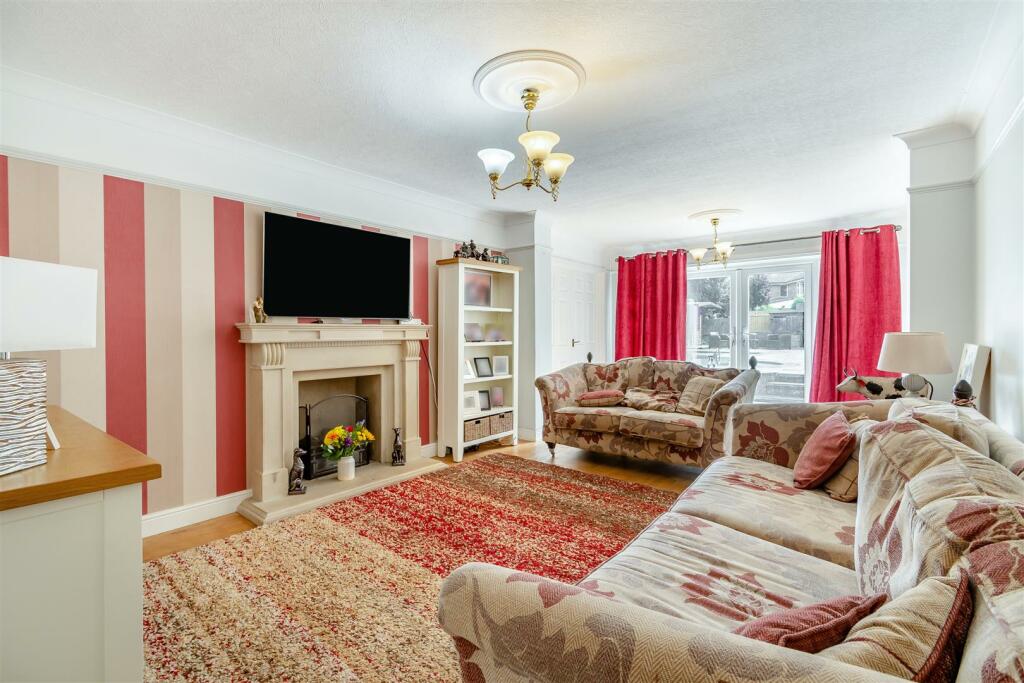 8608373-interior11.jpg