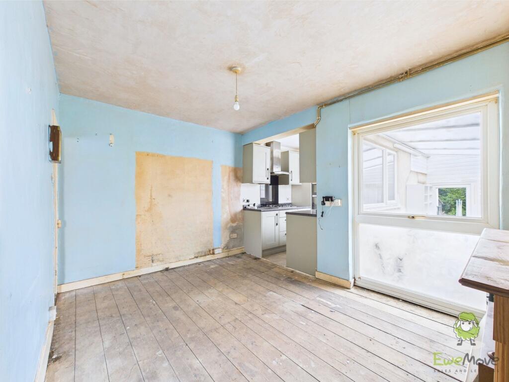 CAM01543G0-PR0130-STILL026