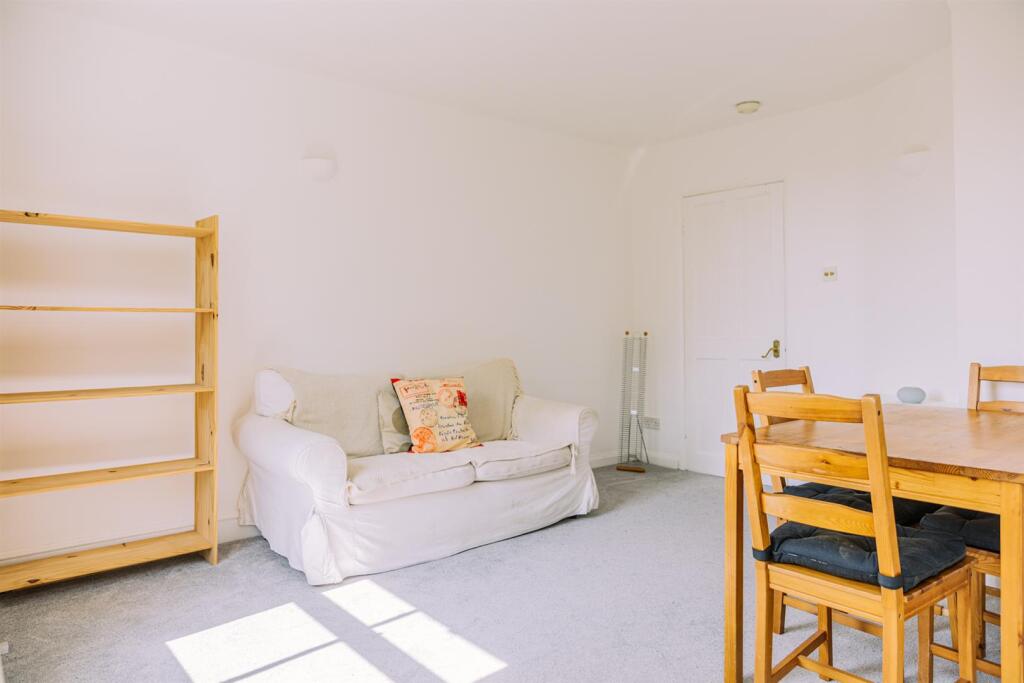 1920px_MB_moray road_davies davies_08.jpg