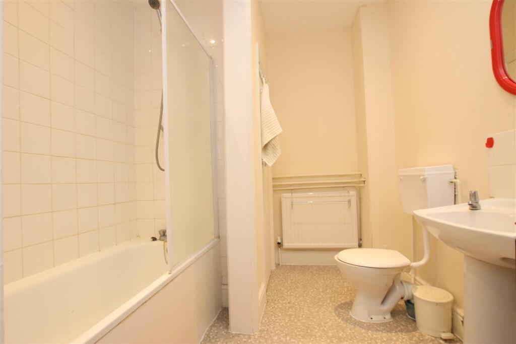 Bathroom.JPG