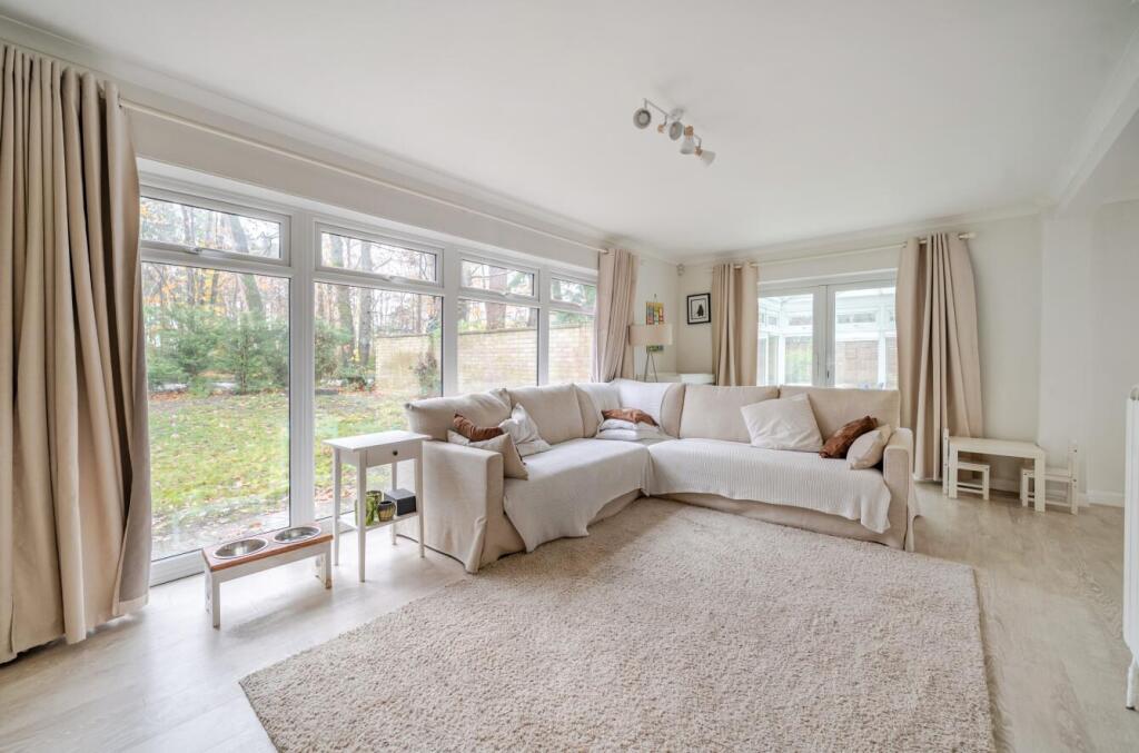 Redwood Drive, Camberley