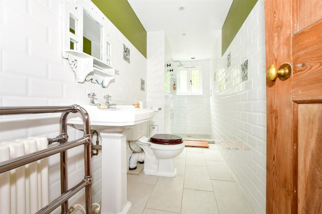 Annexe Shower Room