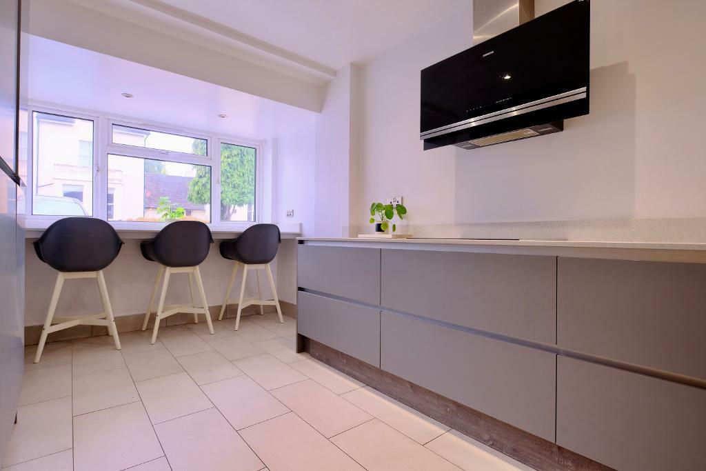 Breakfast bar