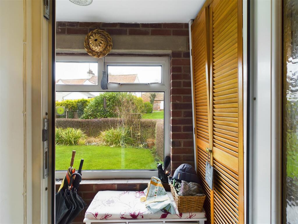 ENTRANCE PORCH