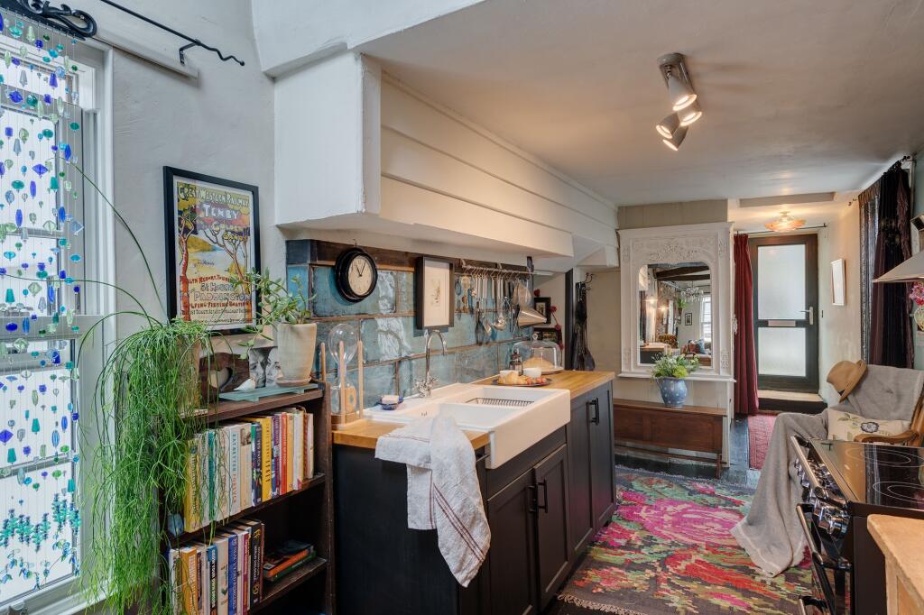 11 Browns Hill, Dartmouth, Kitchen Area