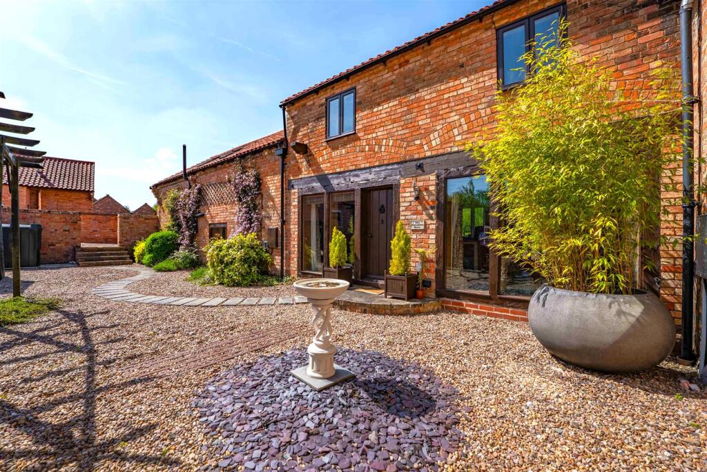 The Threshing Barn-8.jpg