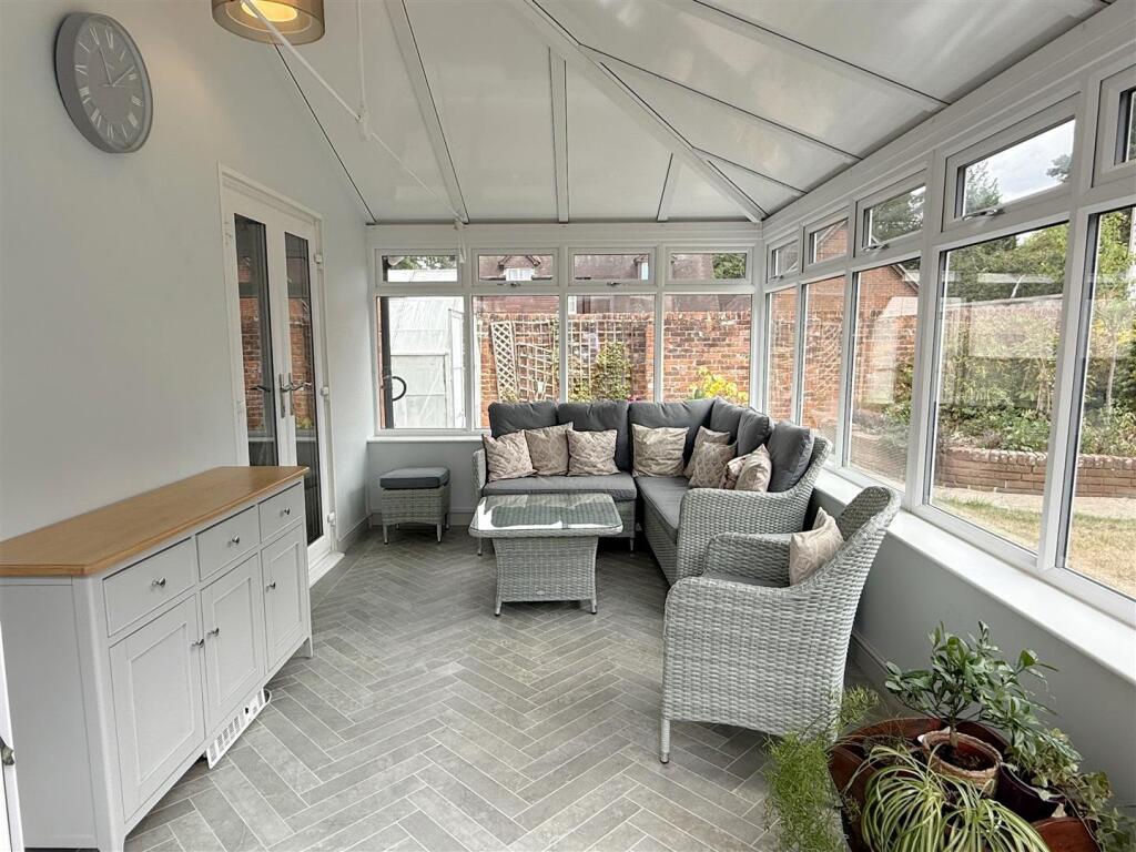 Conservatory - Garden Room 1a.JPG