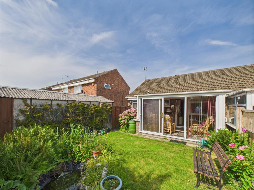 CAM04825G0-PR0100-STILL010