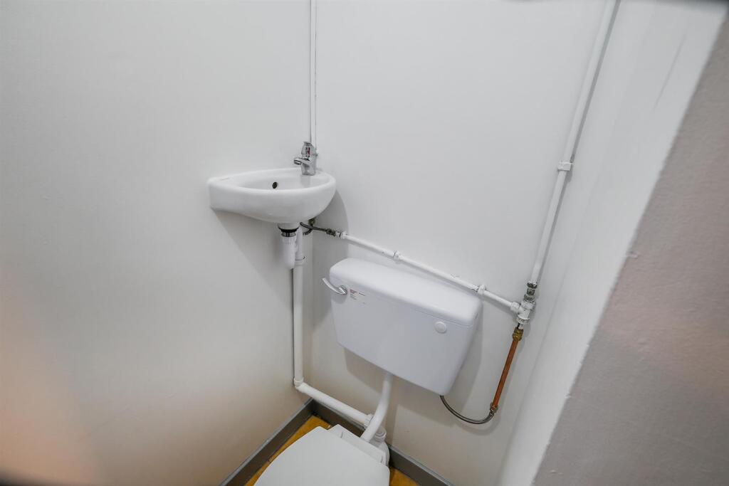 1 Bloxhall Court-16_web.jpg