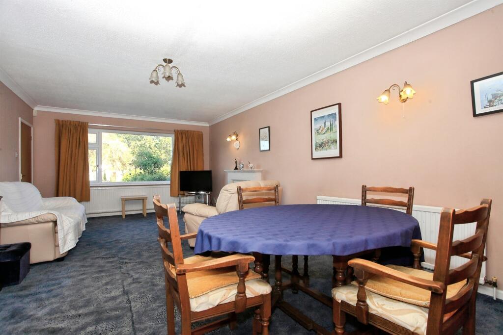 Lounge / Diner