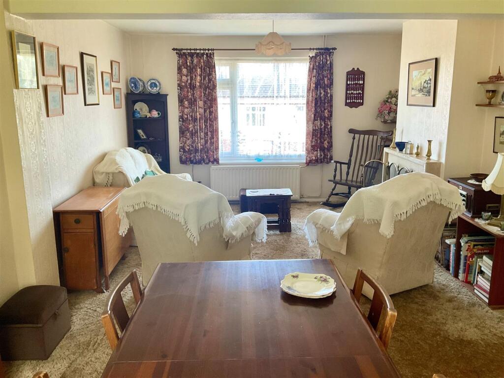 Lounge diner pic4.jpg