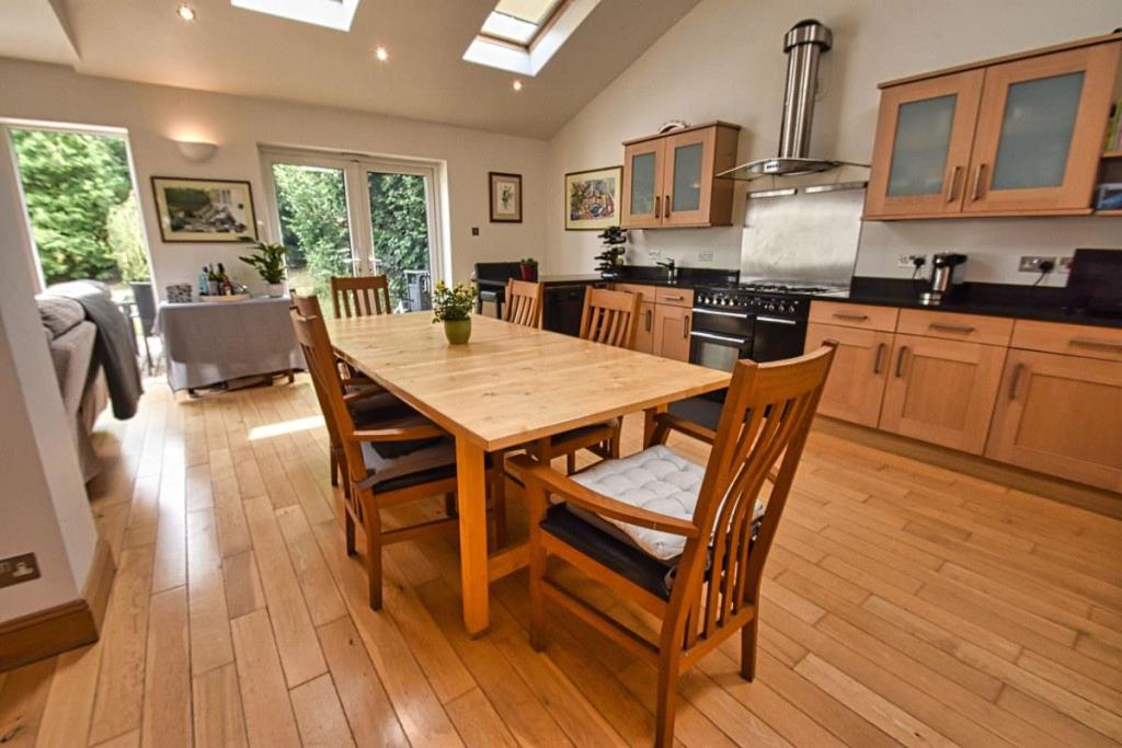 livingkitchen 4.jpg
