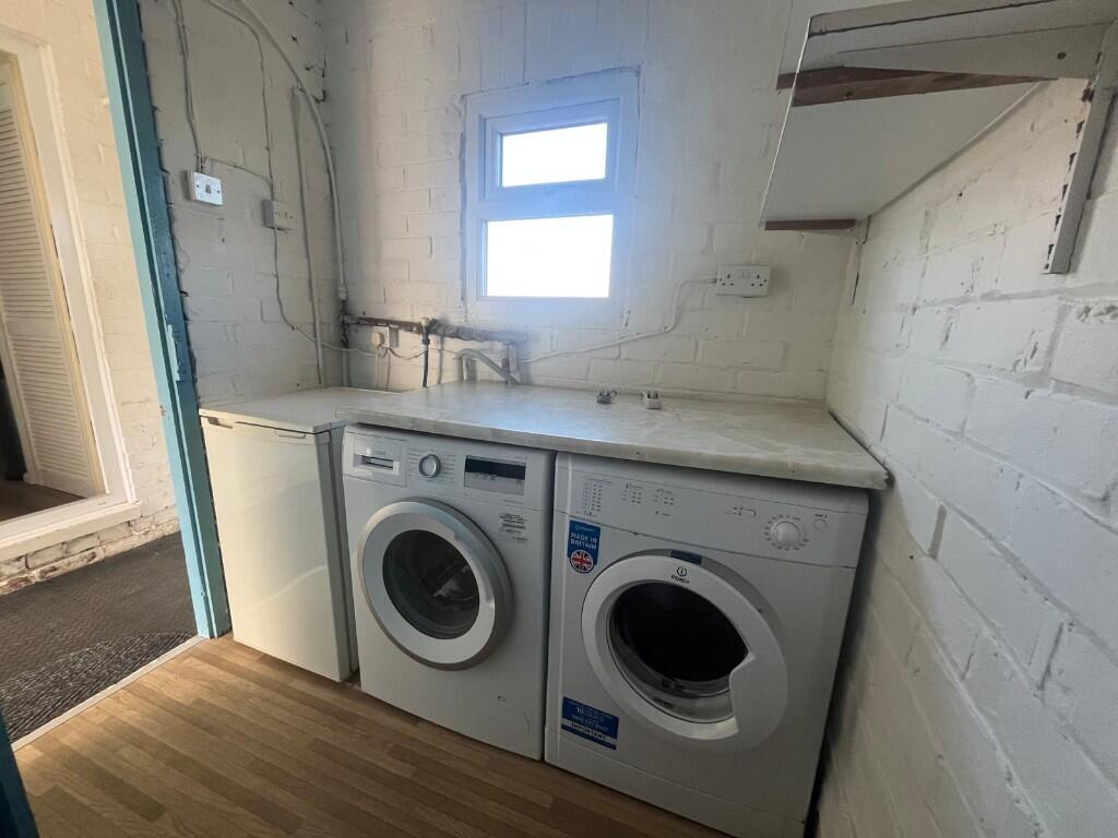 UTILITY ROOM 