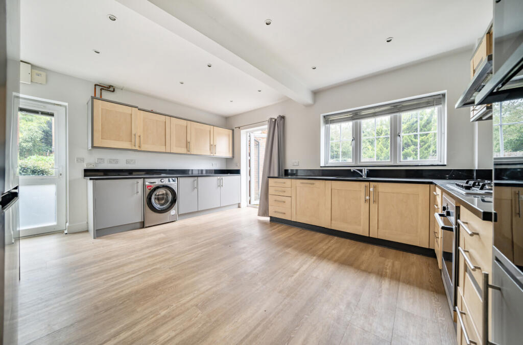 1347843-19-68b729...