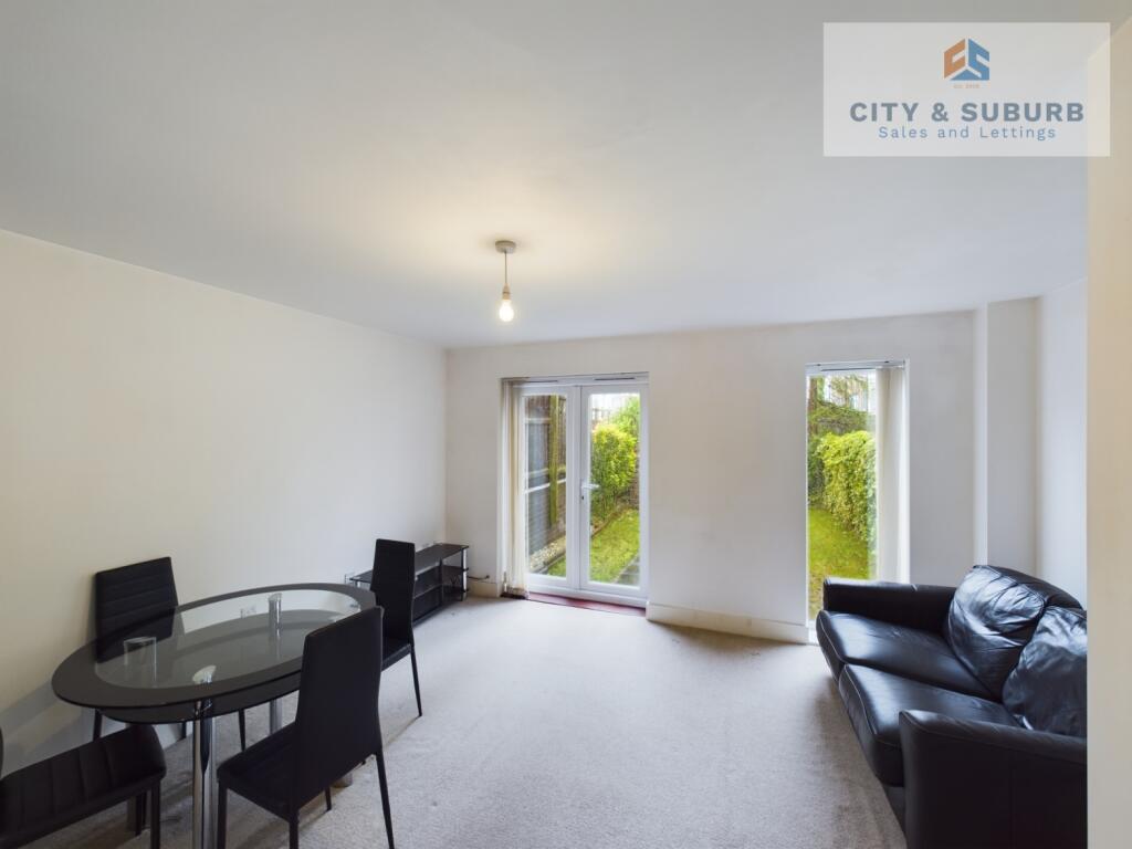 CAM01351G0-PR0070-STILL005