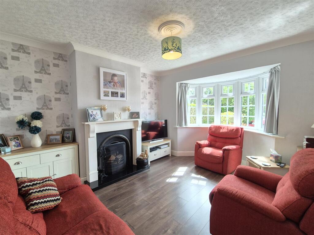 Bay Fronted Lounge