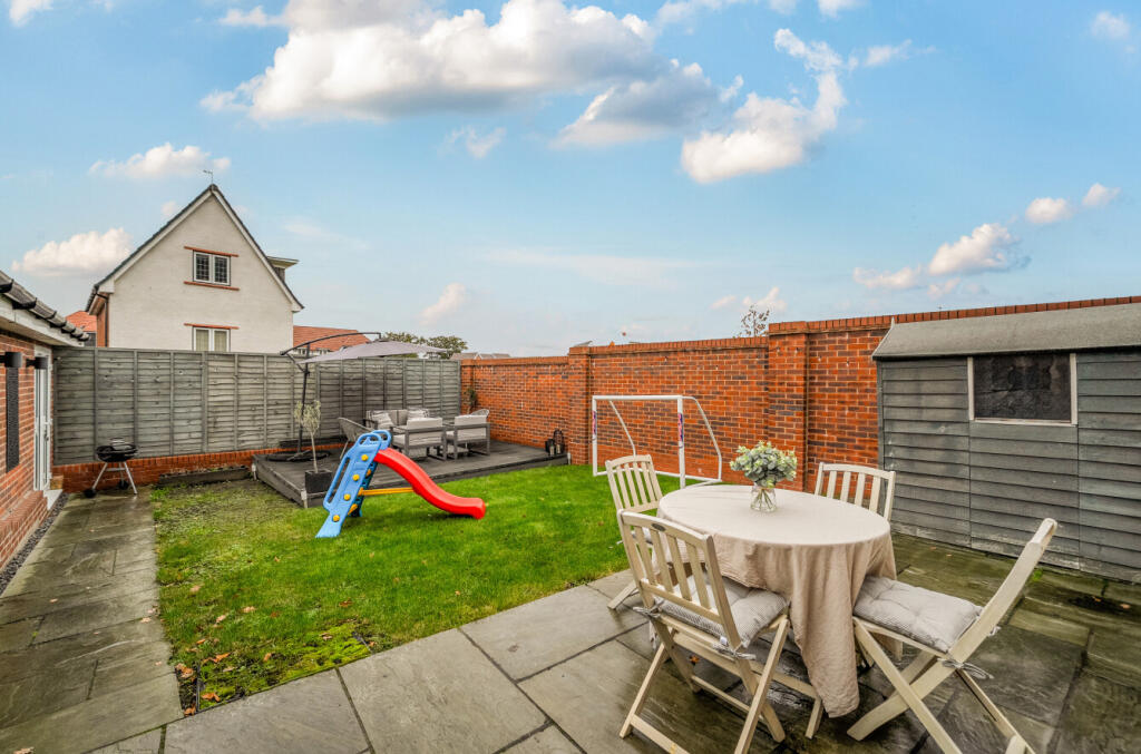 1373596-1-690c8cc...