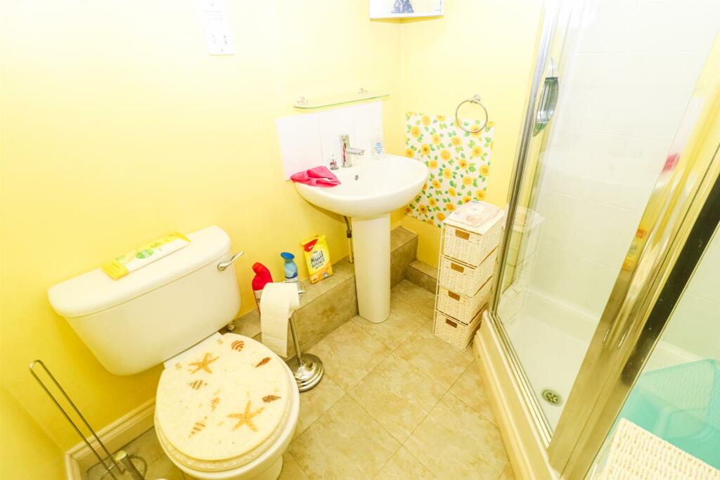 EN SUITE