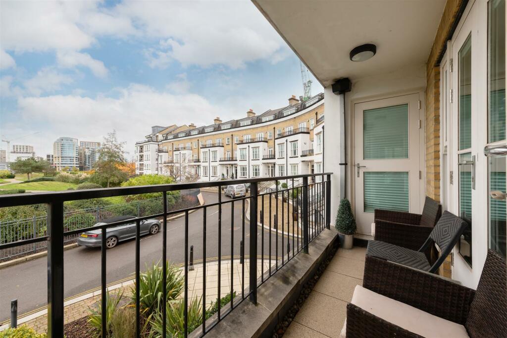 1 Aspect Court Lo-19.jpg