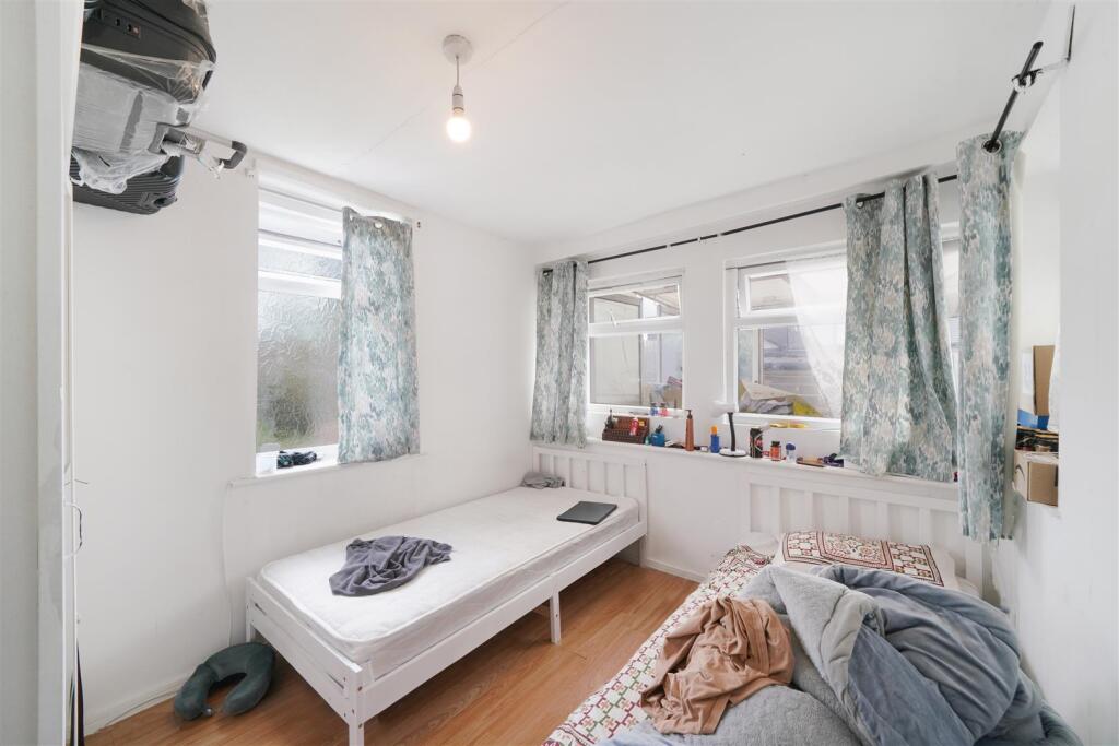 26 Eton Avenue - MraEQ8rkmTWiDJRBmnAF.jpg