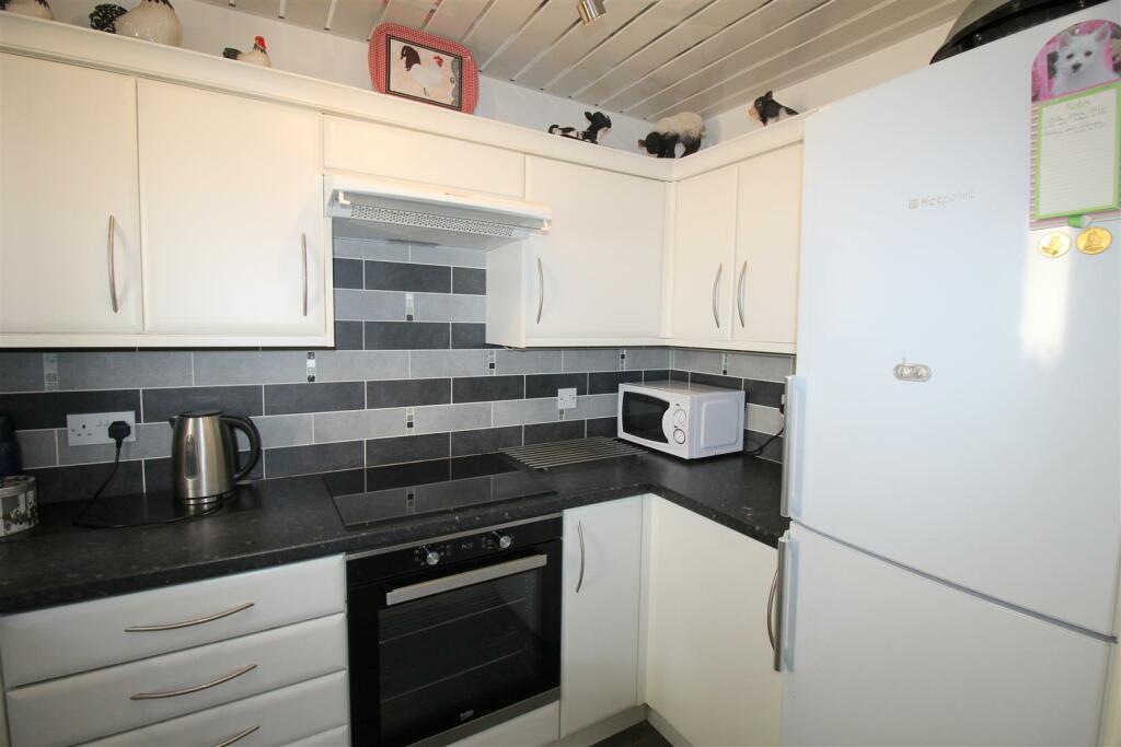 Lystra Court, 17 - Kitchen 2.JPG