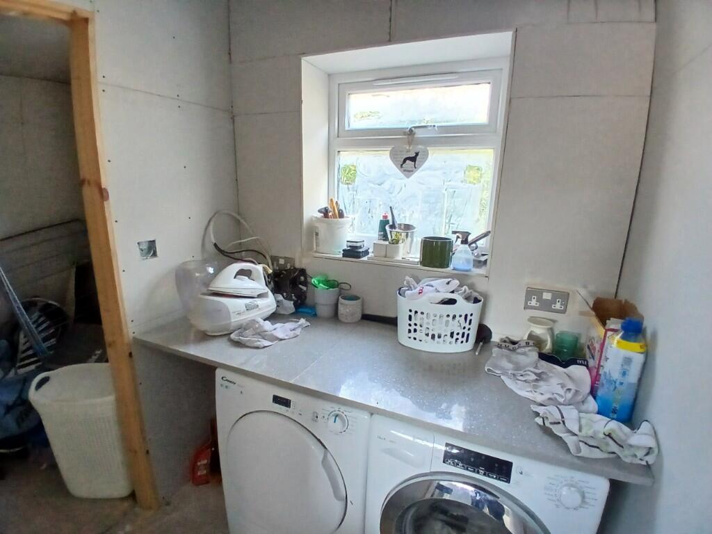 UTILITY ROOM 