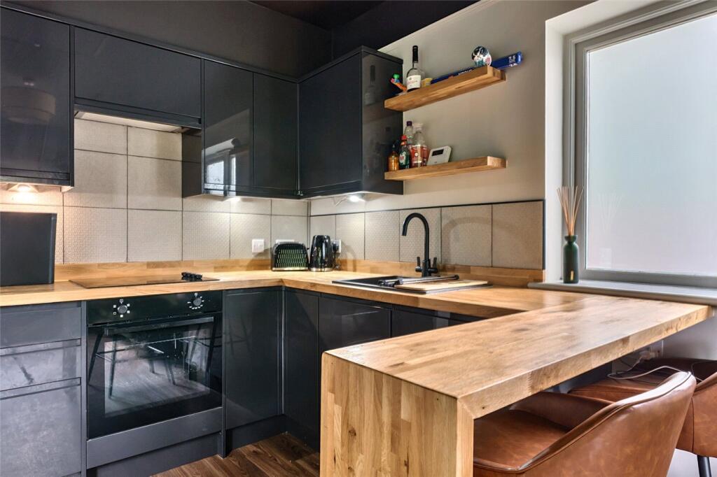 Kitchen/Annex