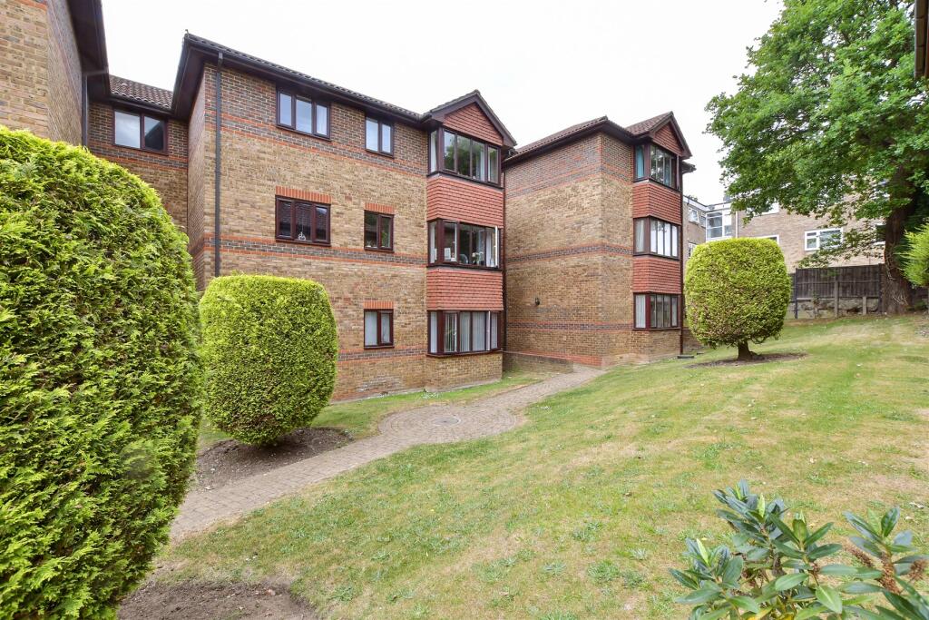 Rear Elevation/Gardens