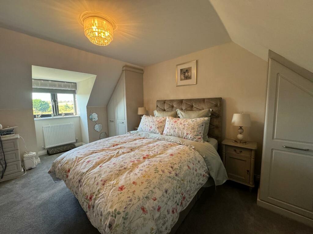 BEDROOM 2 (FIRST FLOOR)