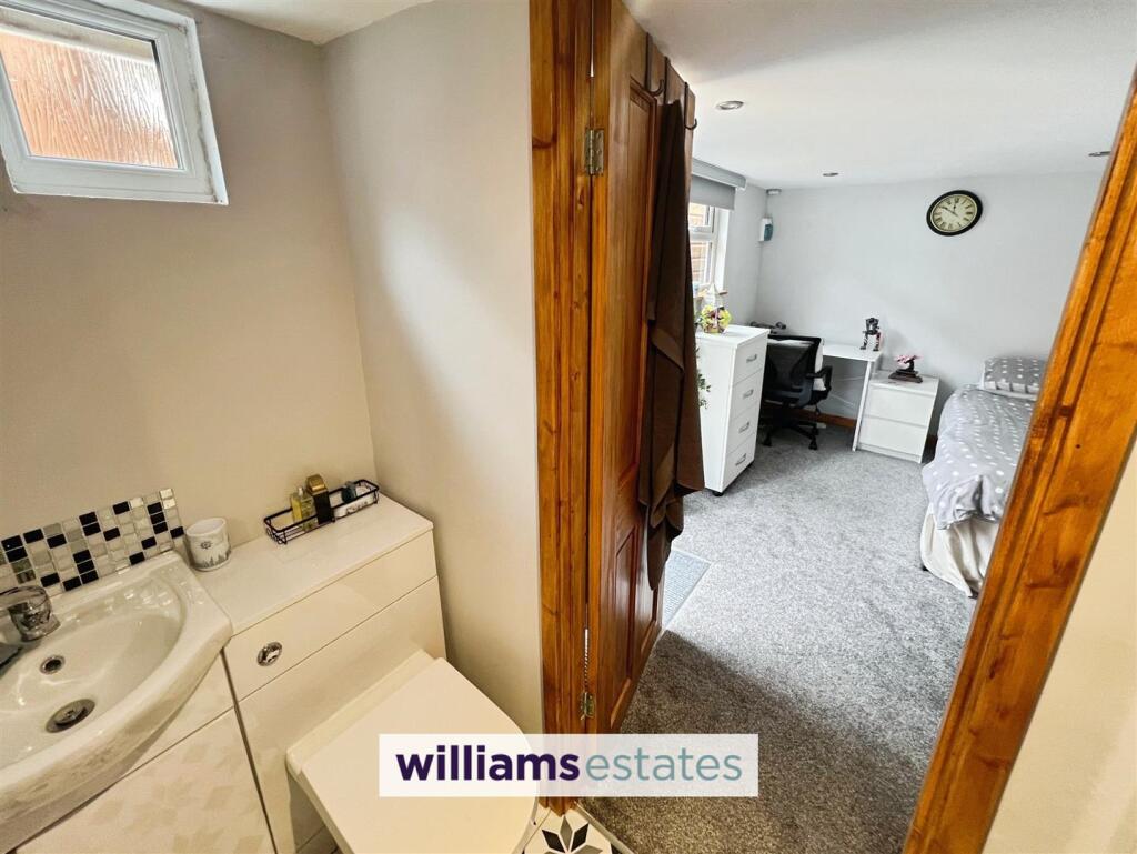 Outbuilding En-Suite