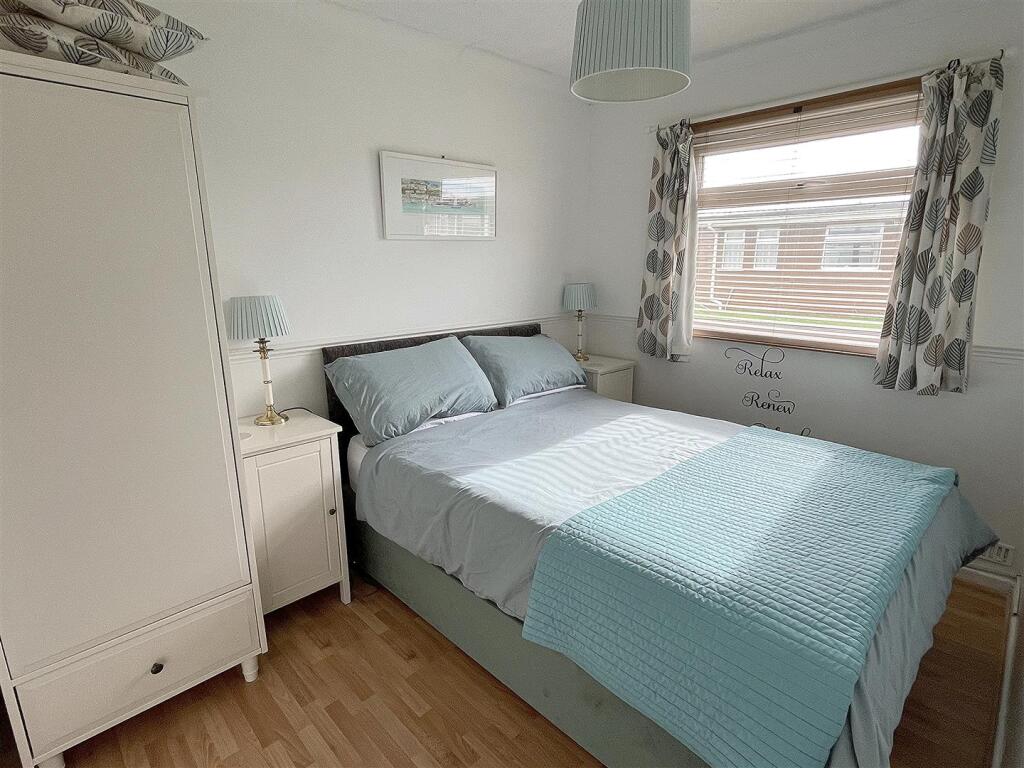 118 Norton Park Bedroom One.jpg