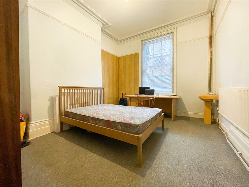 16 ASHGATE-11.jpg