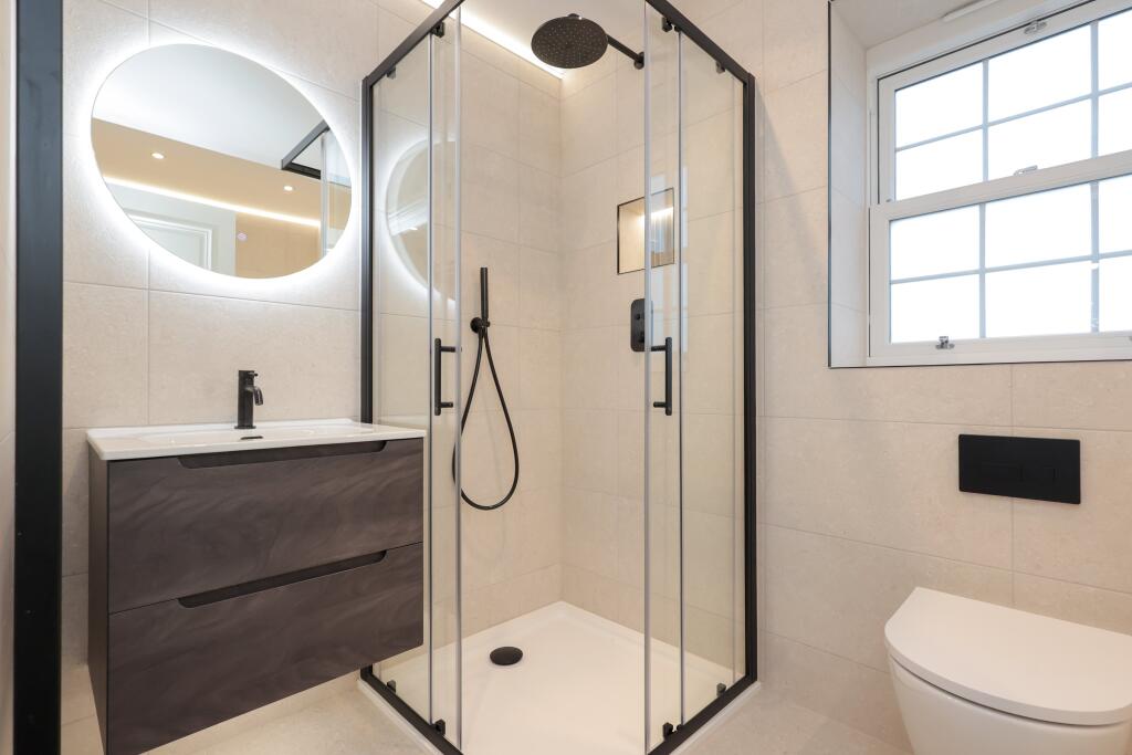 Family bathroom show