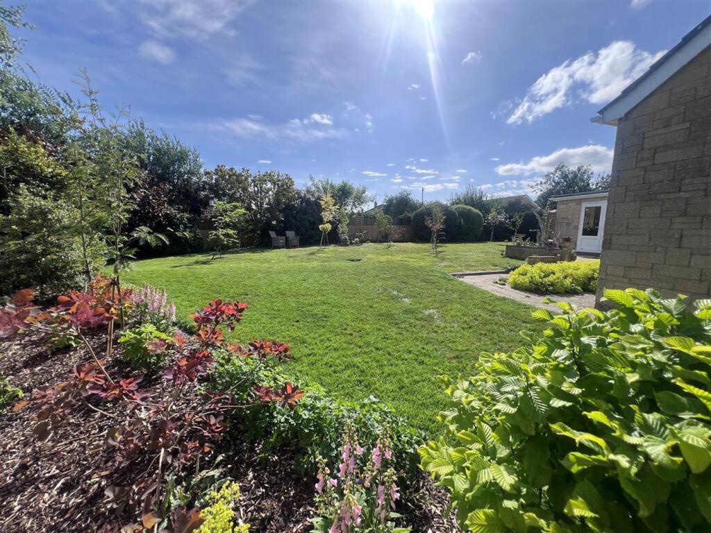 Garden f.jpg