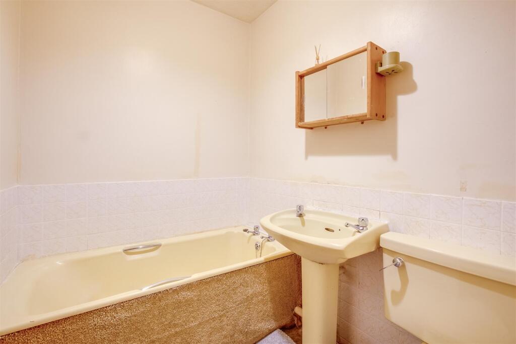 103 Clearbrook Close, HP13 7BS-6.jpg