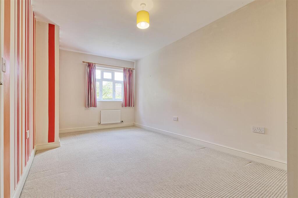 Bedroom 4 - 1.jpg