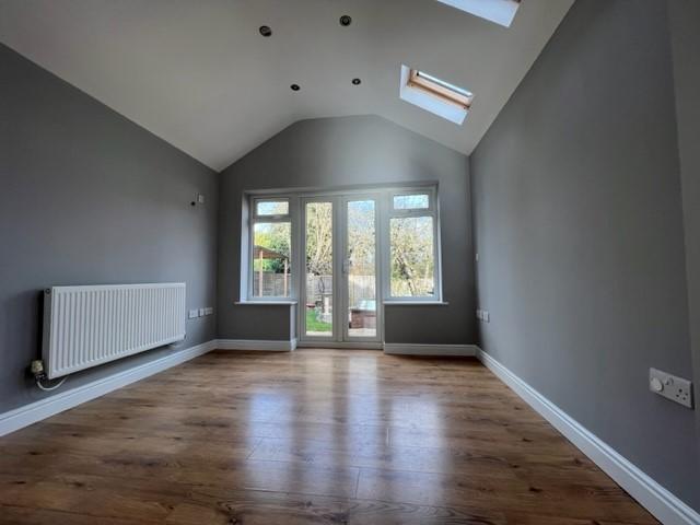 lounge/dining/snug