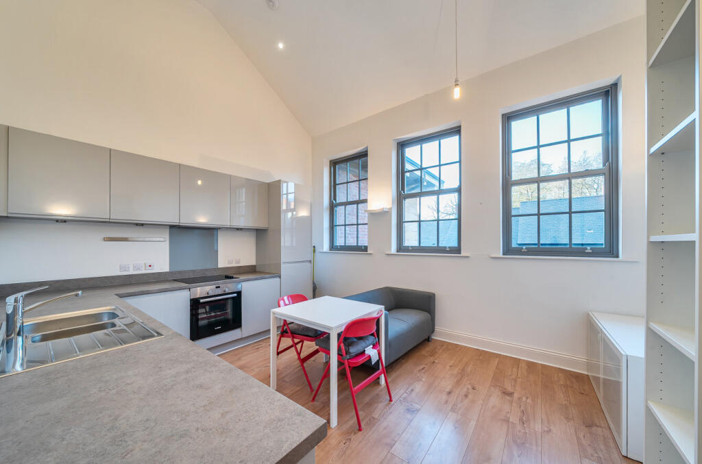 Lounge/Kitchen