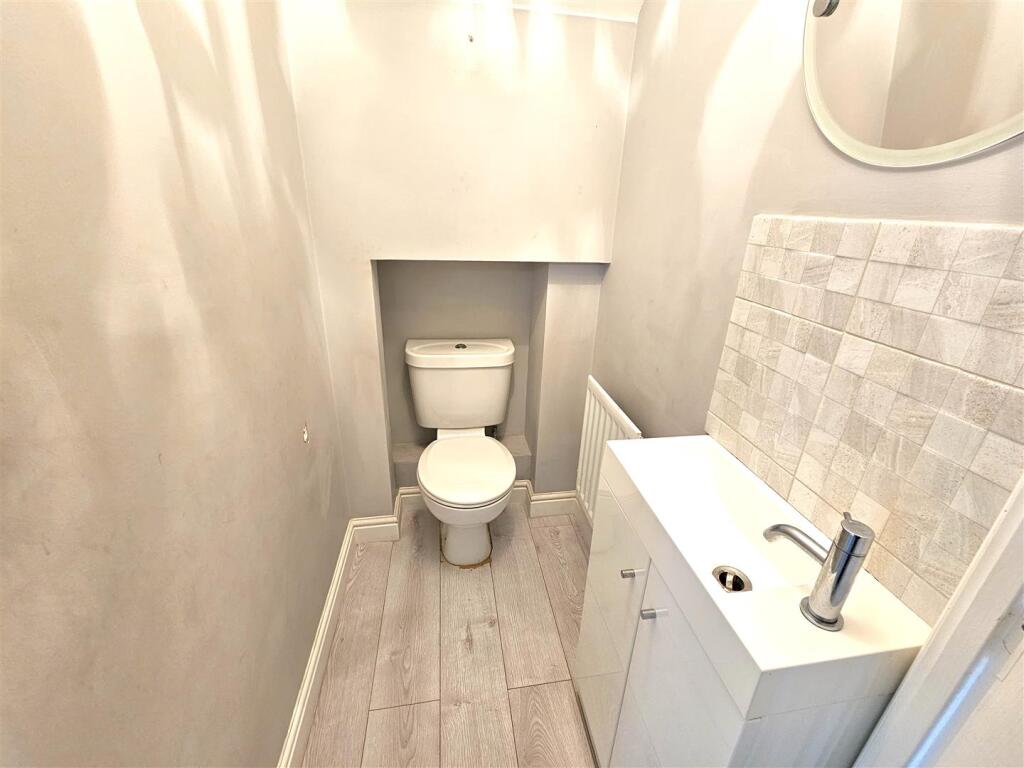 Downstairs WC.jpg