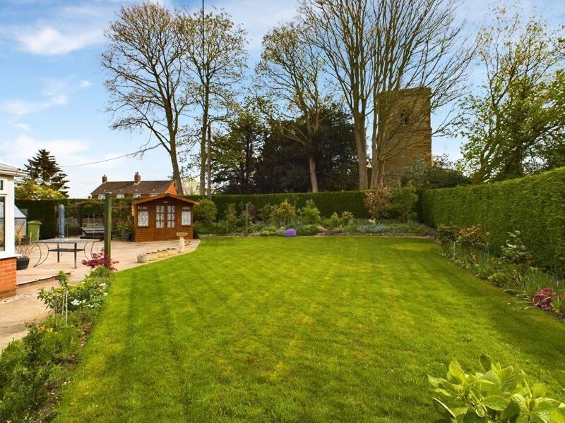 Garden/view over Church