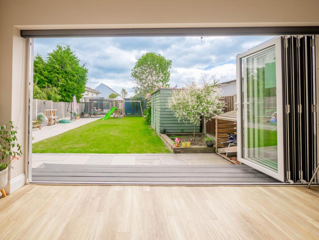 Bi-Folds to Garden