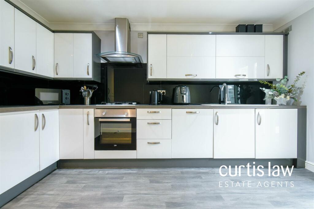 Kitchen &amp; Dining Area