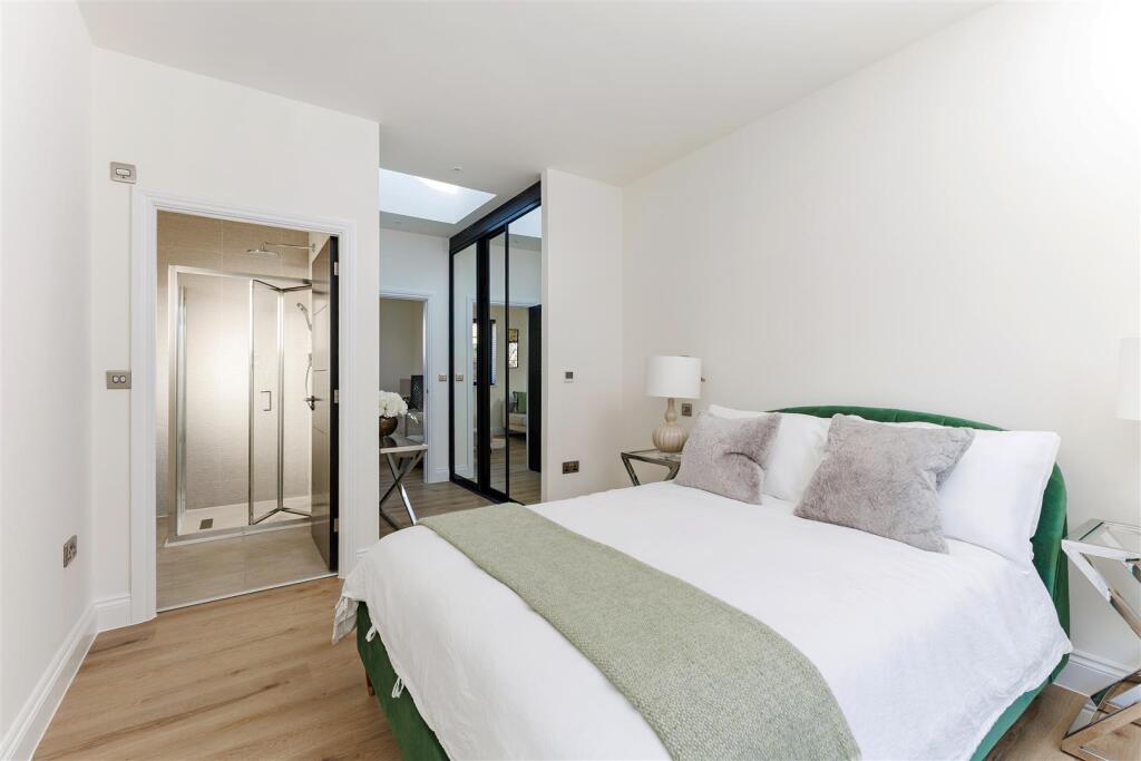 88075_32 Carlton Street (22).jpg