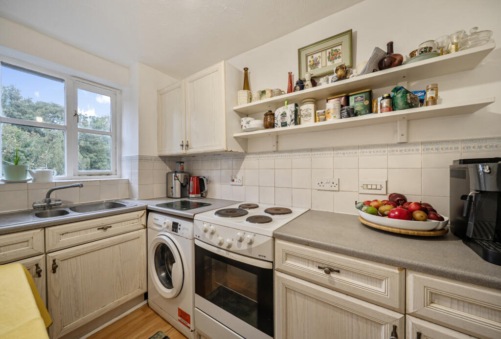 1357653-5-68d6a8f...