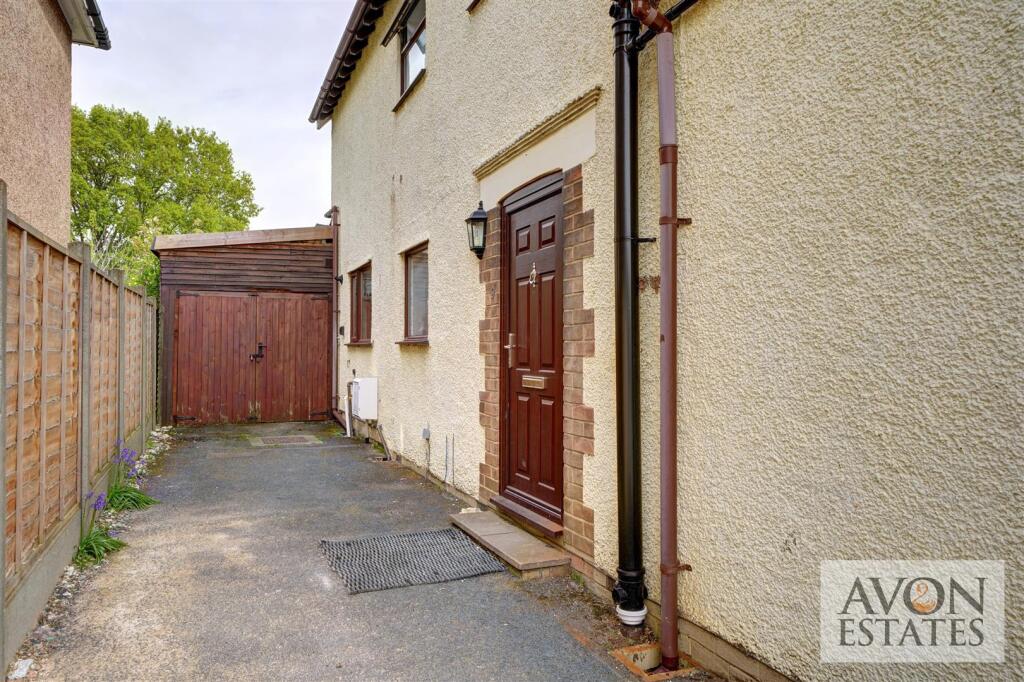 19 Collinsfield Side.jpg