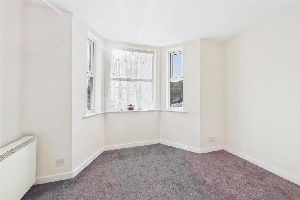 17 Pembroke Avenue, Shirehampton, Bristol BS11 9SJ