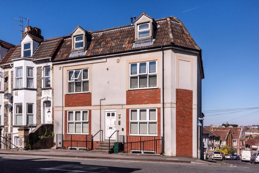 Flat 1, Clouds Hill Court, 69 Clouds Hill Road, Br