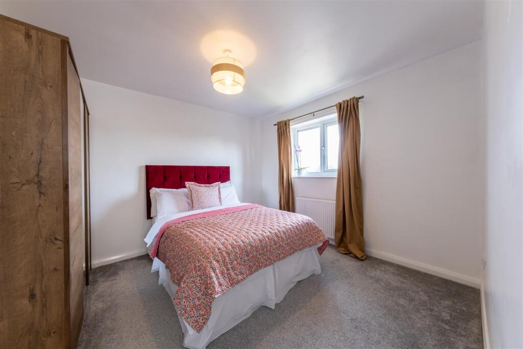 9 Simmonds Close-016.JPG