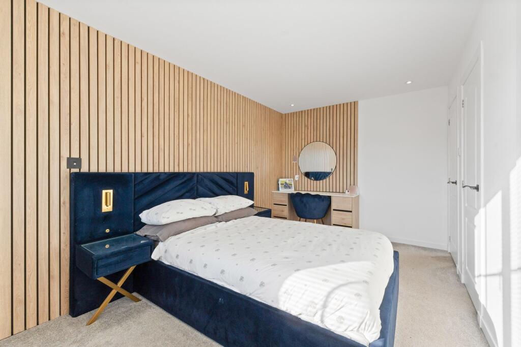 Master Bedroom with En-Suite